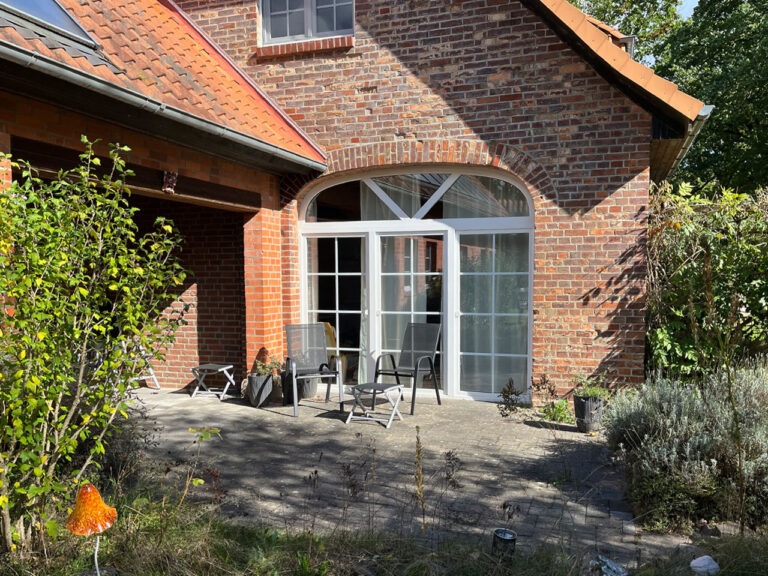 Holda und Seminarhaus Terrasse