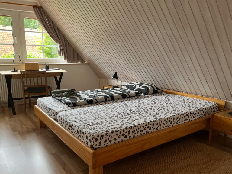 Schlafzimmer Doppelbett Wotan